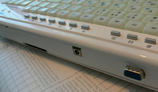 Illustration for article titled Homemade Asus Eee Keyboard Has No Screen, Plenty of Heart